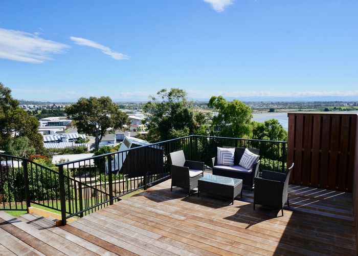  at 27 Cannon Hill Crescent, Mount Pleasant, Christchurch