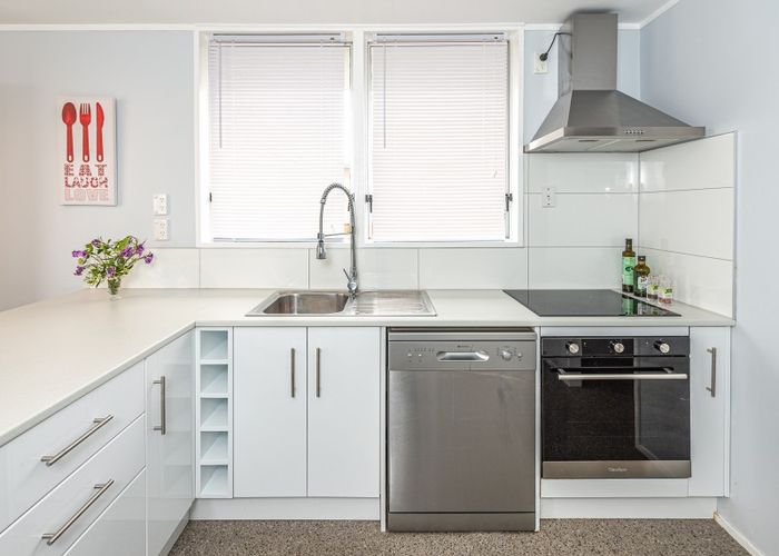  at 19 Cross Street, Castlecliff, Whanganui