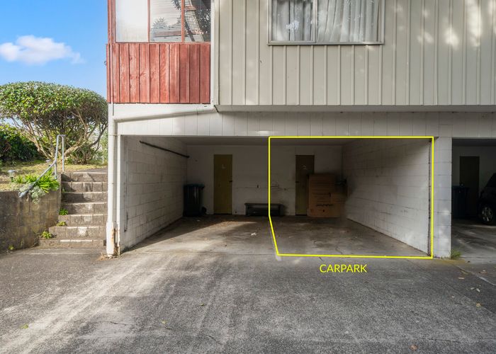  at 2/30 Ferndale Road, Mount Wellington, Auckland