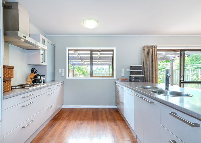  at 38 Ti Nana Crescent, Henderson, Auckland