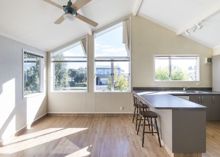  at 2 Paradise Place, Milson, Palmerston North
