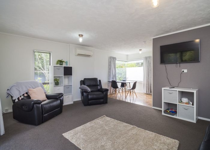 at 43 Chatsworth Place, Highbury, Palmerston North