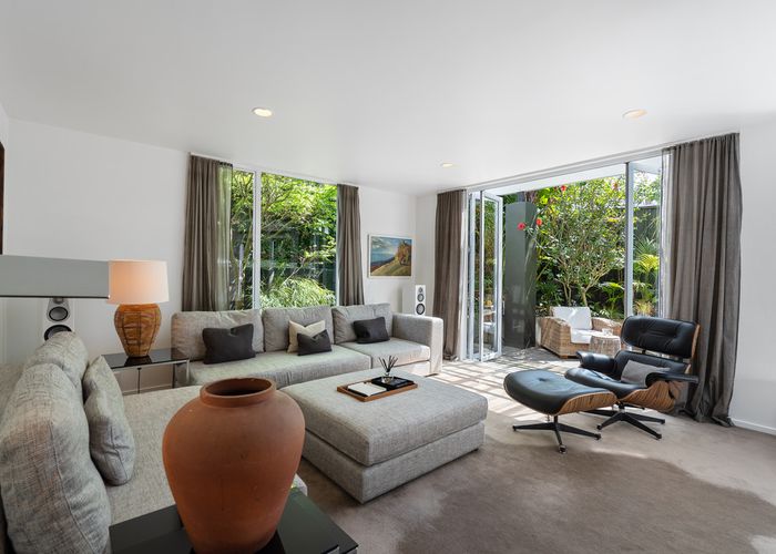  at 2/22 Regina Street, Westmere, Auckland