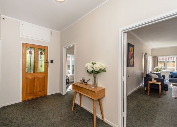  at 6 Knighton Road, Hillcrest, Hamilton