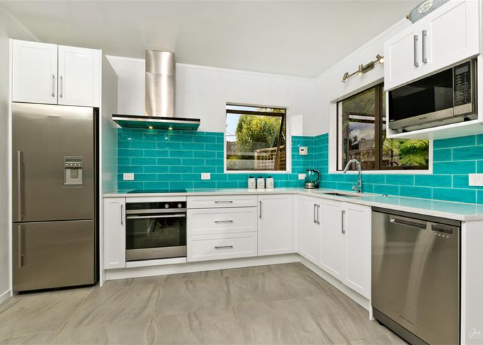  at 84 Grassmere Road, Henderson Valley, Auckland