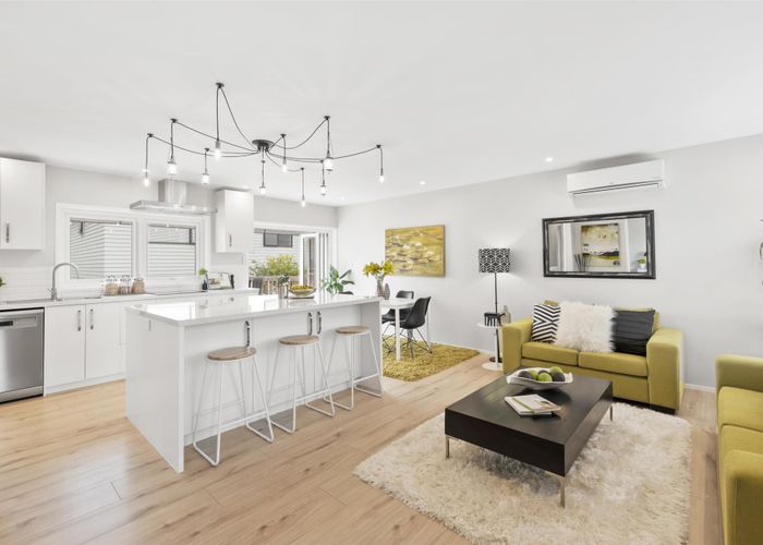  at 2/13 Burns Avenue, Takapuna, Auckland