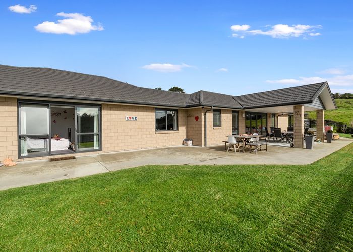  at 16A Roberts Road, Matakatia, Whangaparaoa