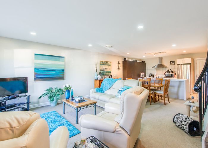 at 10 Leneford Drive, East Tamaki, Auckland