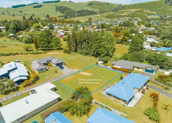  at 35 Lakemere Way, Kinloch, Taupō