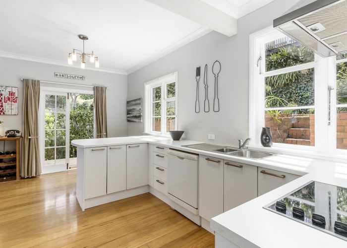  at 2 Church Lane, Point Howard, Lower Hutt