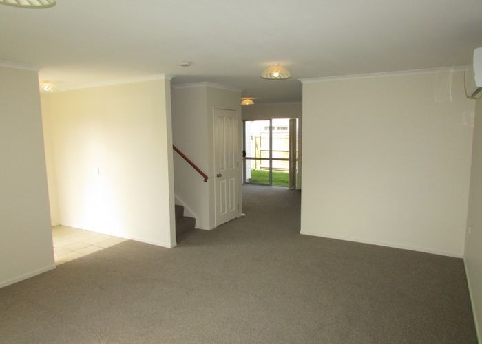  at 14 Rene Way, Huntington, Hamilton