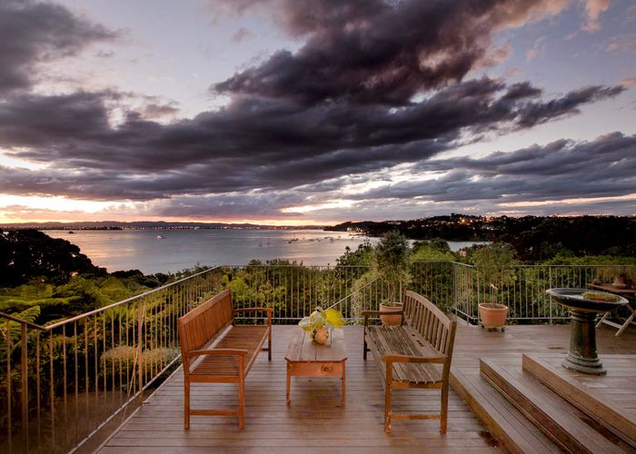 at 42 Queen Street, Northcote Point, Auckland