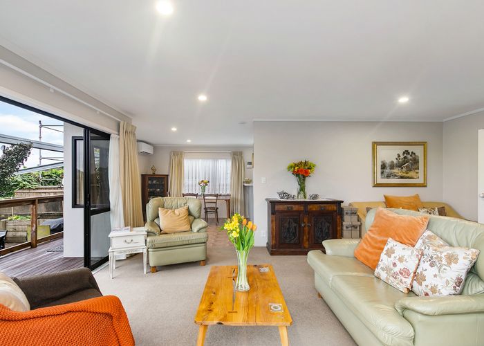  at 2/68 St Johns Road, Meadowbank, Auckland
