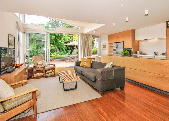  at 7 Agra Crescent, Khandallah, Wellington