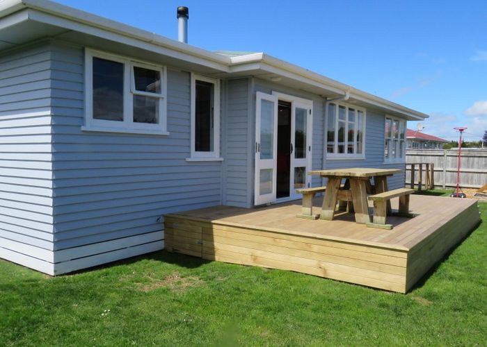  at 32 Edinburgh Terrace, Foxton Beach, Foxton