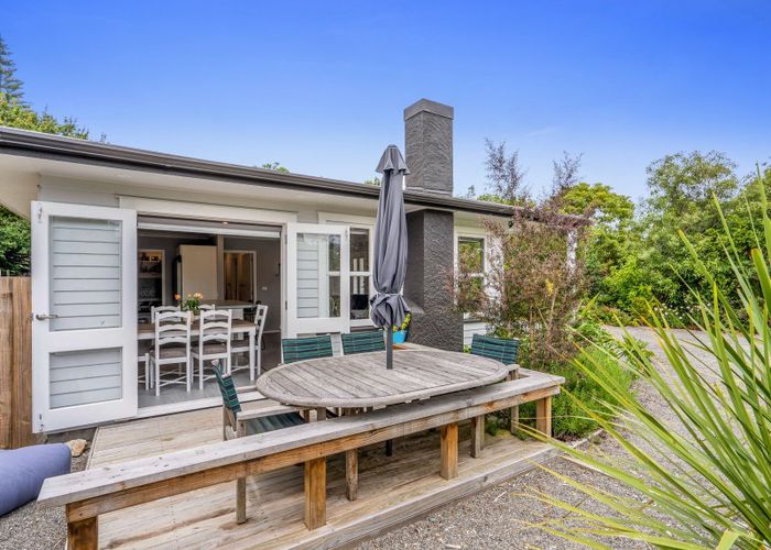  at 189 Te Moana Road, Waikanae