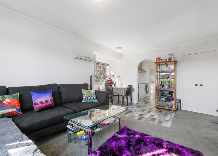  at 2/309 Wairau Road, Wairau Valley, Auckland