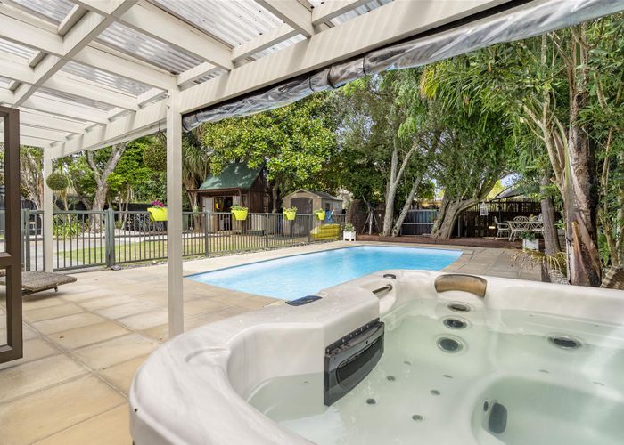  at 2/5 Bayswater Avenue, Bayswater, Auckland