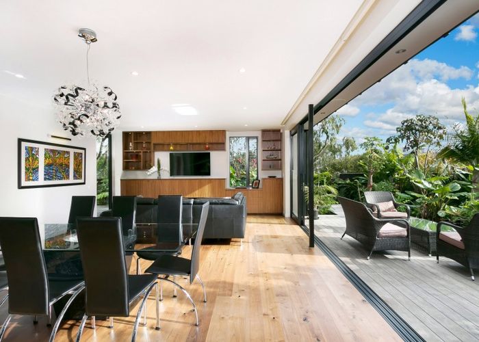  at 11 Wright Road, Point Chevalier, Auckland