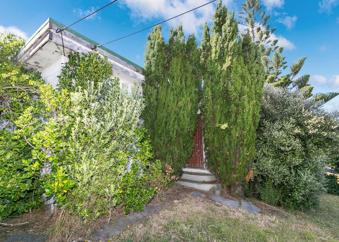  at 33 Hudson Street, Island Bay, Wellington