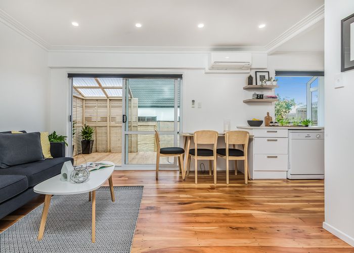  at 4/10 Harding Avenue, Mount Wellington, Auckland