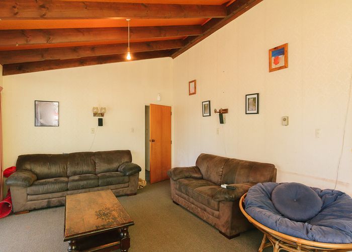  at 21 California Drive, Totara Park, Upper Hutt