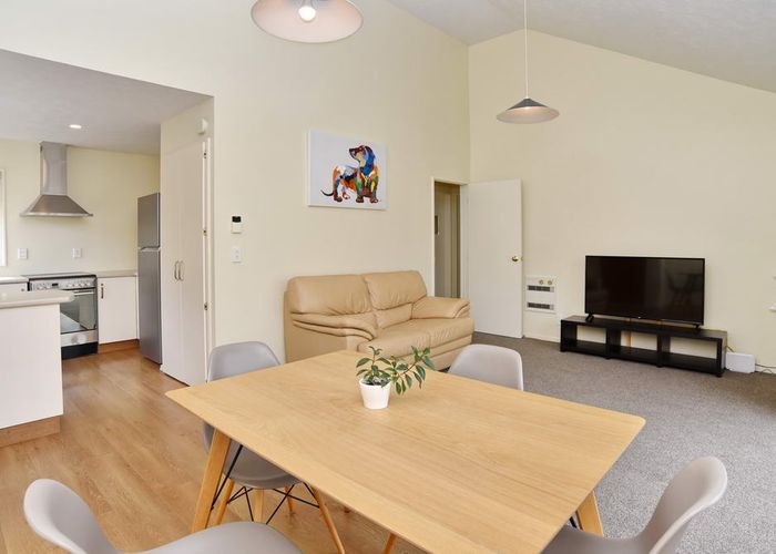  at 2/19 Burdale Street, Riccarton, Christchurch