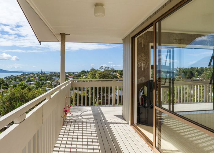  at 29 Jellicoe Road, Murrays Bay, Auckland