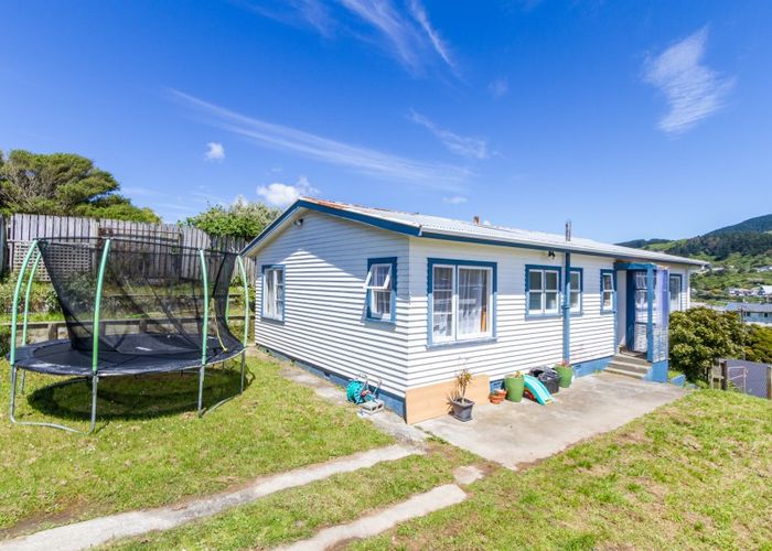  at 9 Anthony Street, Tawa, Wellington