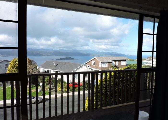  at 15 Somes Crescent, Newlands, Wellington