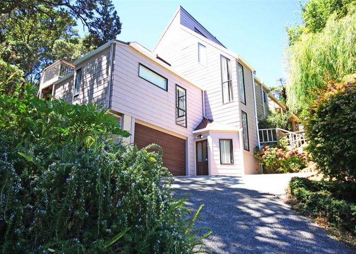  at 128 Oratia Place, Onemana, Whangamatā