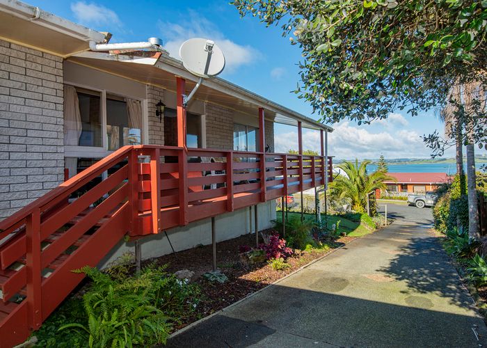 Free property data for 43 West View Crescent, Onerahi, Whangarei