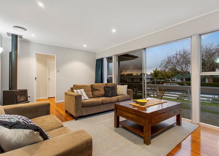  at 4 Waterlea Avenue, Mangere Bridge, Auckland