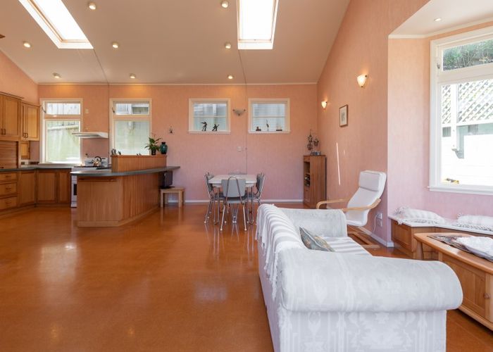  at 83 Hamilton Road, Hataitai, Wellington