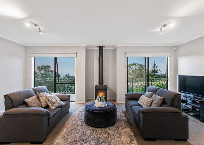  at 462 REDOUBT RD, Flat Bush, Auckland
