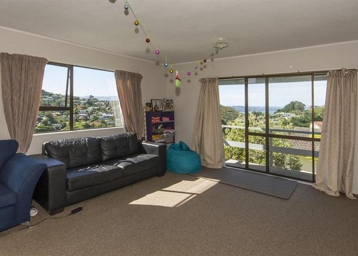 at 2/27 Cheltenham Terrace, Newlands, Wellington
