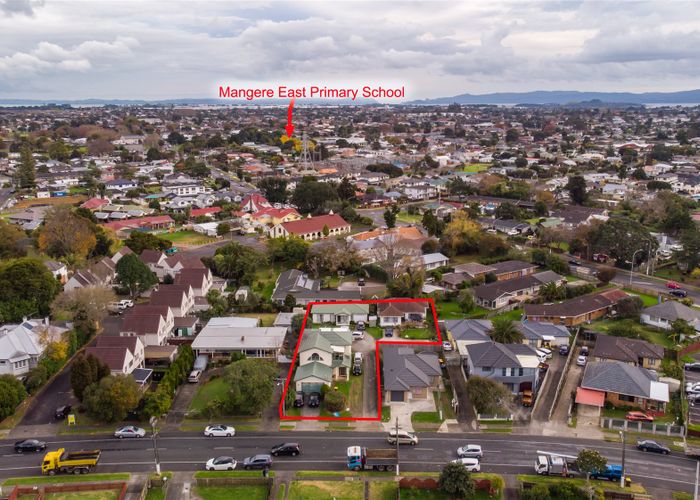  at 17 Gray Avenue, Mangere East, Auckland