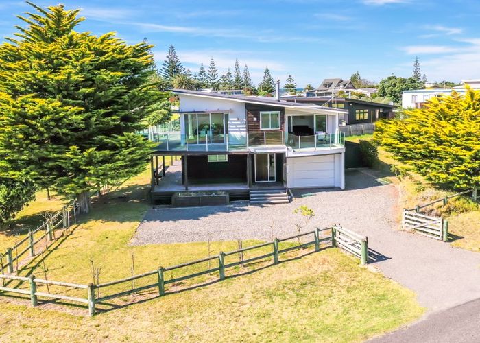  at 302 RIVERSDALE RD, Riversdale Beach, MASTERTON