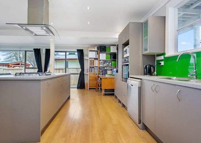  at 140 Burns Street, Leamington, Cambridge