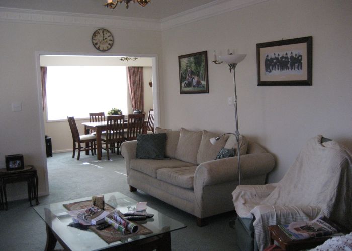  at 1020 River Road, Queenwood, Hamilton