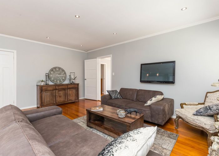  at 20 Esmonde Road, Takapuna, Auckland