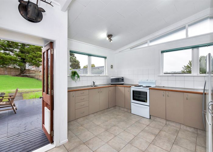  at 89 Bond Crescent, Forrest Hill, Auckland