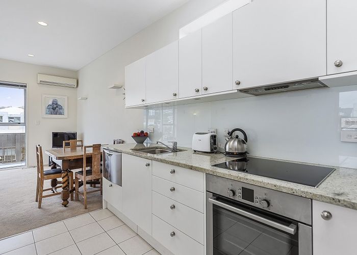  at 17D Hania Street, Mount Victoria, Wellington