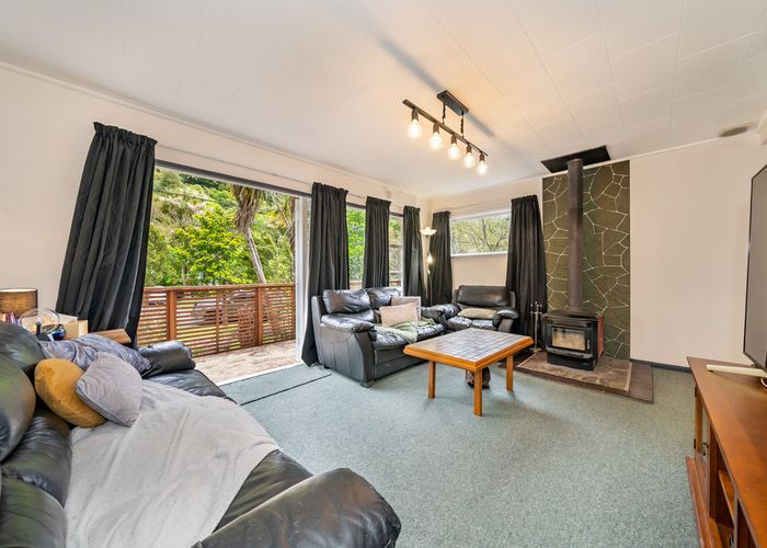  at 143 Pinehaven Road, Pinehaven, Upper Hutt