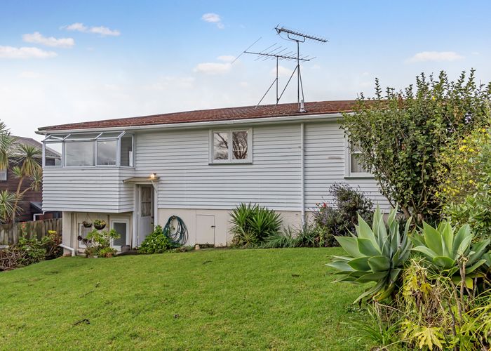  at 1/13 Arahia Street, Northcote, Auckland