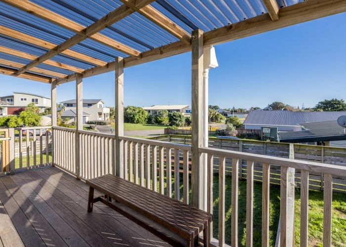  at 10 Sylvia Way, Te Horo Beach