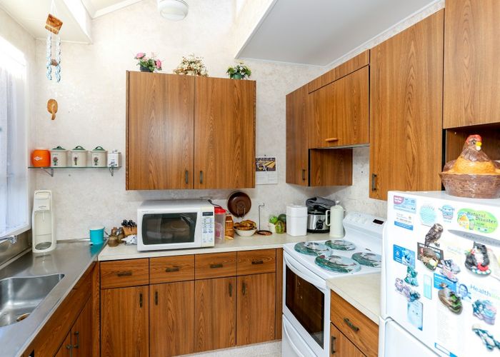  at 5 Riversdale Drive, Merrilands, New Plymouth