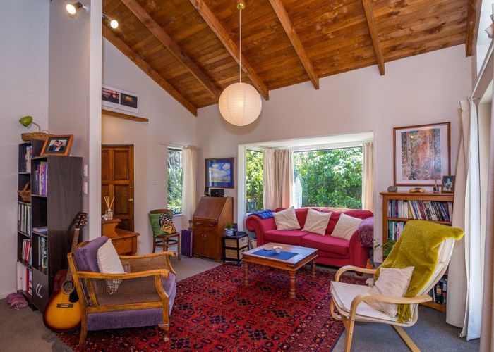  at 92 Avro Road, Blue Mountains, Upper Hutt