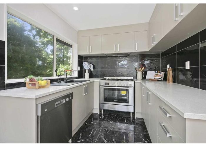  at 2 Sheriff Place, Randwick Park, Auckland