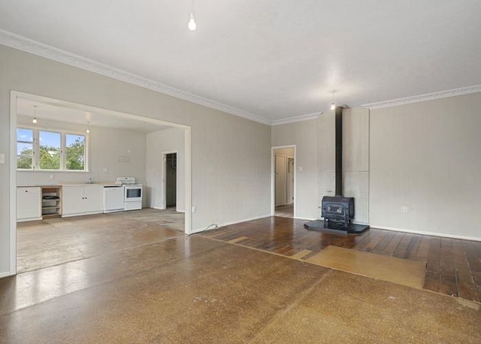  at 3 Panama Street, Martinborough